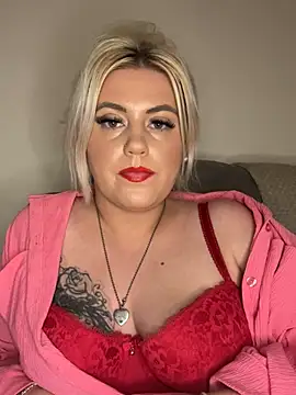 Snapshot of Blondiee3088 chatting on 12/19/24, 03:41 Blondiee3088 online show from 12/19/24, 03:41