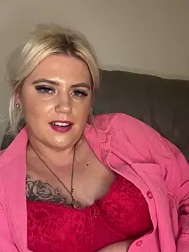 Snapshot of Blondiee3088 chatting on 12/19/24, 02:45 Blondiee3088 online show from 12/19/24, 02:45