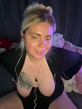 Blondiee3088 online show from 02/12/26, 10:04