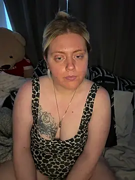 Blondiee3088 online show from 02/09/26, 03:43