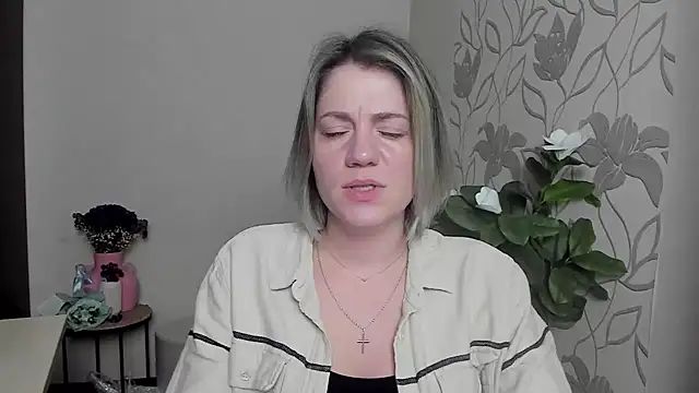 MariaSttone online show from 03/13/25, 07:28