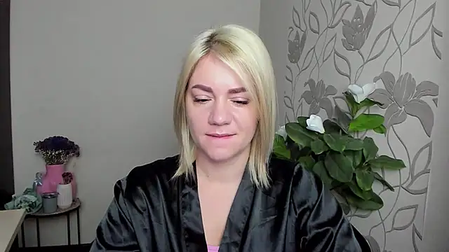 MariaSttone online show from 11/02/25, 09:36