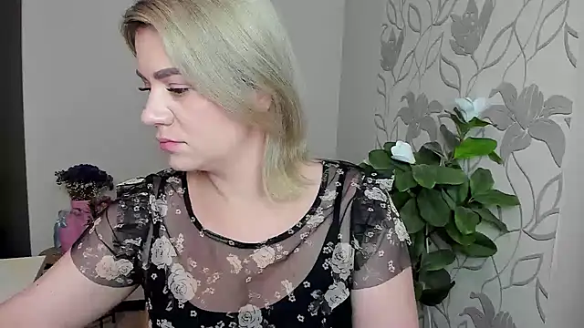 MariaSttone online show from 10/05/25, 03:14