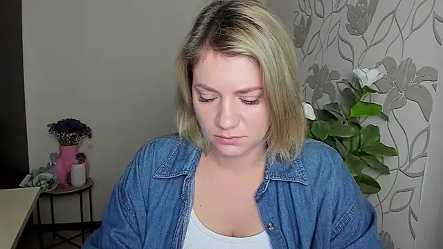 MariaSttone online show from 10/08/25, 10:17