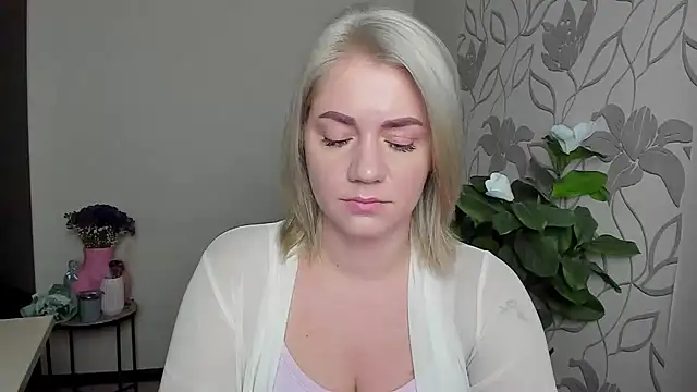 MariaSttone online show from 11/11/25, 12:44