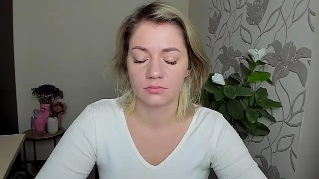 MariaSttone online show from 10/06/25, 09:32