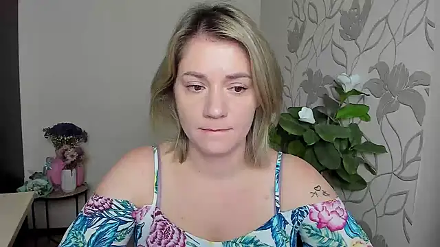 MariaSttone online show from 09/25/25, 09:48