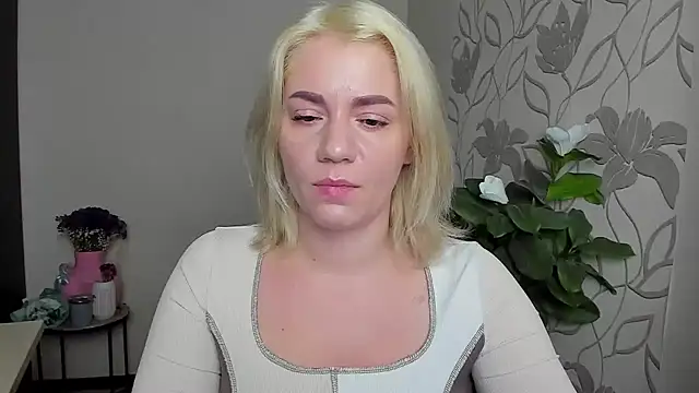 MariaSttone online show from 11/10/25, 09:36