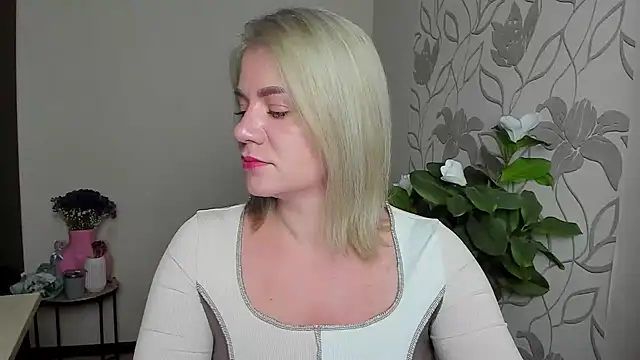 MariaSttone online show from 11/10/25, 10:26