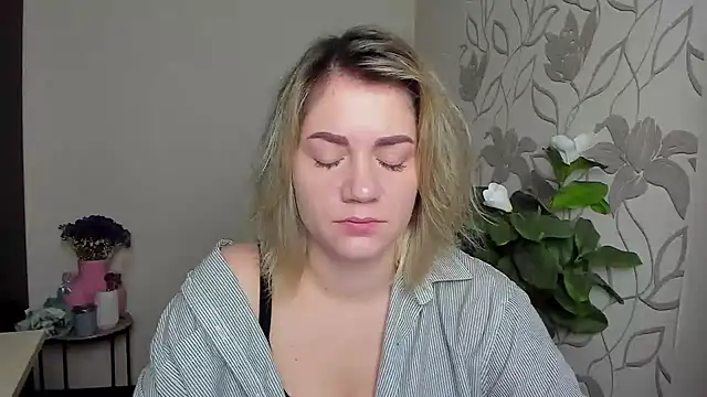 MariaSttone online show from 10/27/25, 04:30