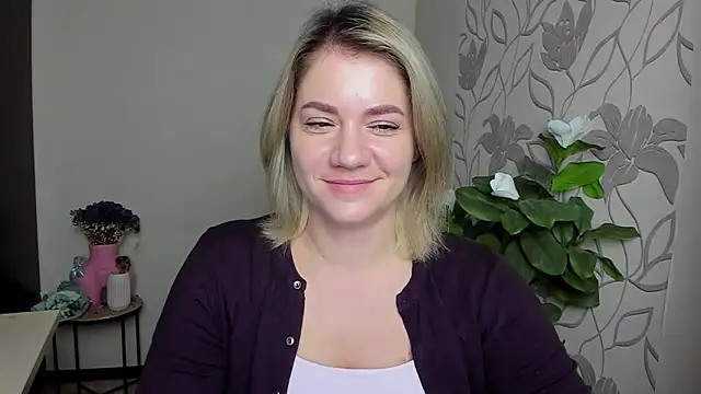 MariaSttone online show from 10/13/25, 03:46