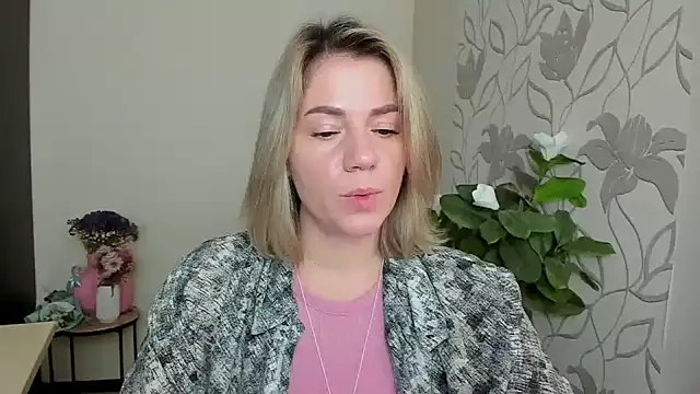 MariaSttone online show from 09/24/25, 09:27