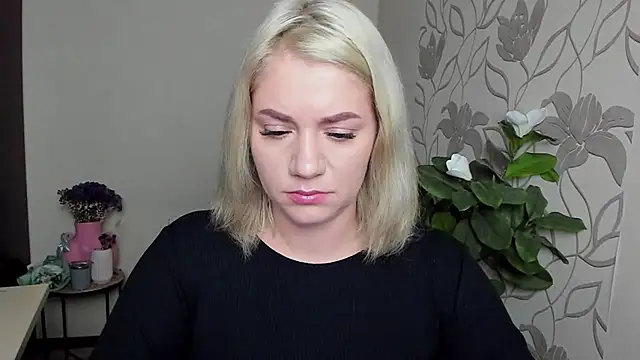 MariaSttone online show from 11/18/25, 07:39