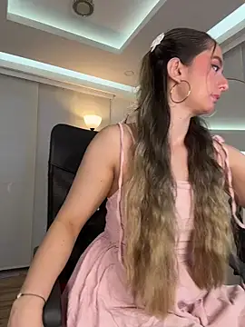 nicollefiorett online show from 11/19/25, 10:54