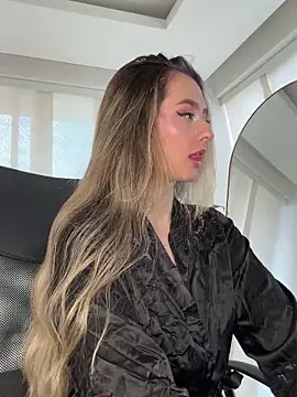 nicollefiorett online show from 09/11/25, 08:53