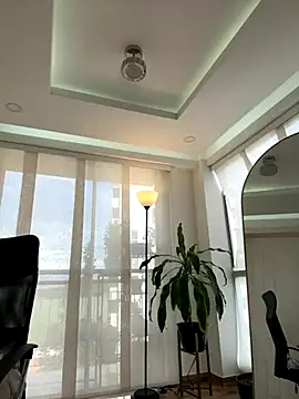 nicollefiorett online show from 12/04/25, 08:52