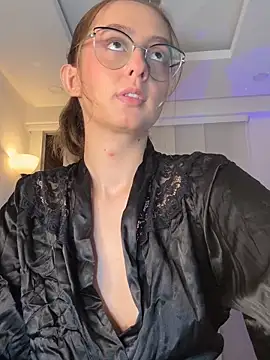 nicollefiorett online show from 03/16/26, 12:18