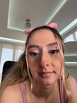 nicollefiorett online show from 11/07/25, 10:03