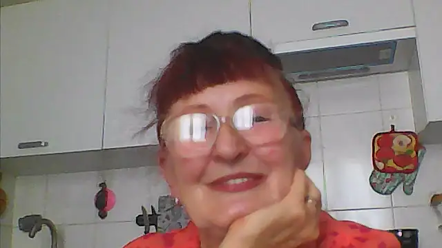 Snapshot of TanyaSweet634 chatting on 06/30/26, 06:02 TanyaSweet634 online show from 06/30/26, 06:02