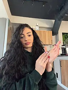 Snapshot of FeetVibe chatting on 12/19/25, 08:17 FeetVibe online show from 12/19/25, 08:17