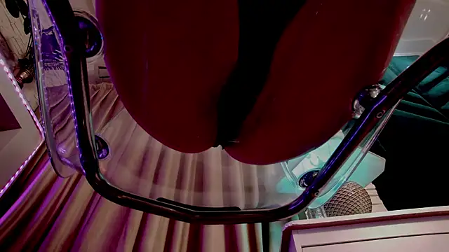 Snapshot of FeetVibe chatting on 01/06/26, 08:18 FeetVibe online show from 01/06/26, 08:18