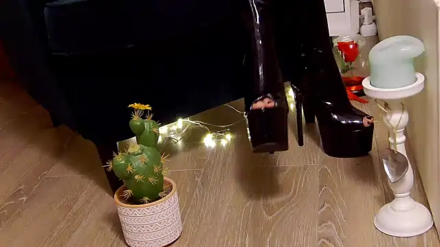 Snapshot of FeetVibe chatting on 02/20/25, 01:30 FeetVibe online show from 02/20/25, 01:30