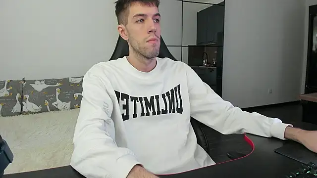 White Dylan online show from 02/13/26, 12:27