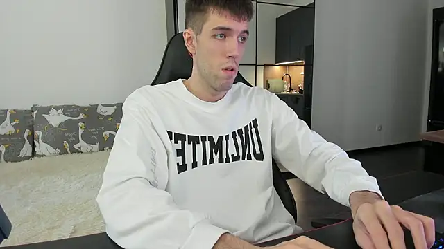 White Dylan online show from 02/16/26, 12:48