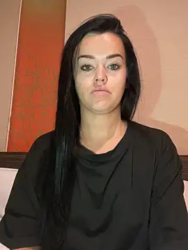 English-Chloe96 online show from 11/23/25, 08:02