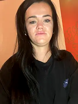 English-Chloe96 online show from 10/15/25, 03:38