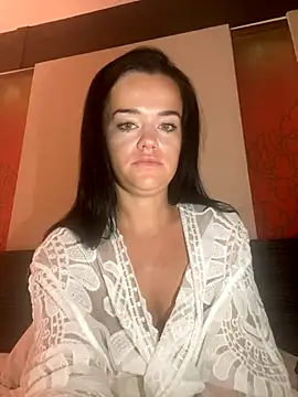 English-Chloe96 online show from 10/17/25, 04:27