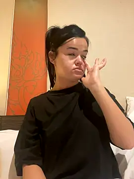 English-Chloe96 online show from 11/15/25, 04:49