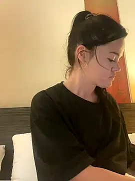 English-Chloe96 online show from 10/06/25, 03:40