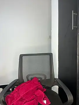 prettiepearl online show from 04/05/26, 08:59