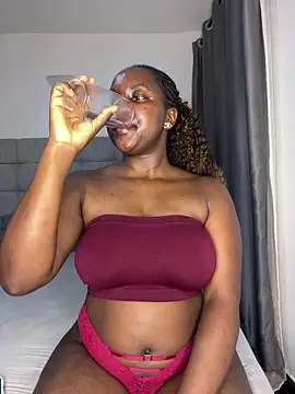 prettiepearl online show from 03/18/26, 02:58