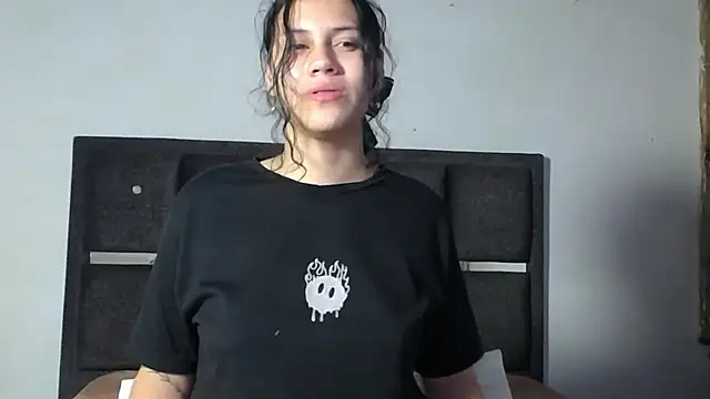 Snapshot of realshy-Stepsis chatting on 05/05/26, 12:41 realshy-Stepsis online show from 05/05/26, 12:41