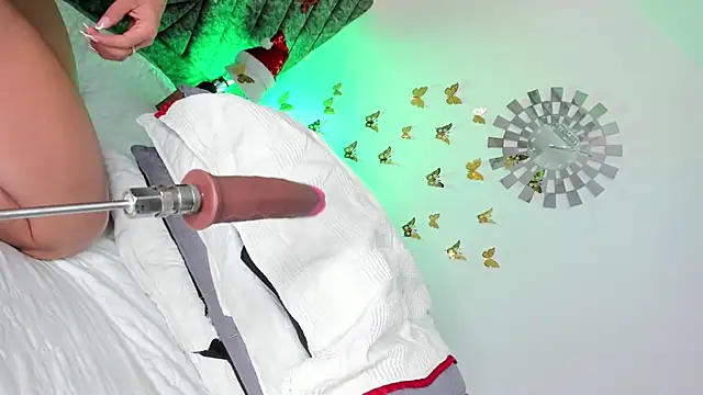 amandaaJones  online show from 11/30/25, 05:14