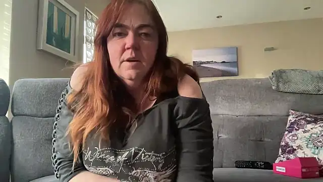 curvy-milf-abbie online show from 02/17/26, 03:42