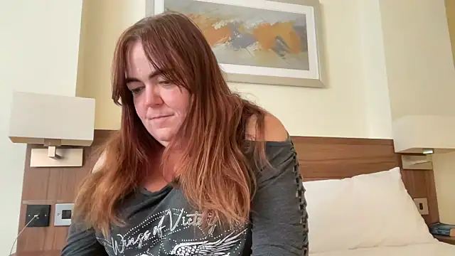 curvy-milf-abbie online show from 11/25/25, 01:22