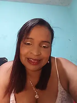 Snapshot of _violetta_- chatting on 07/20/26, 10:34 violetta - online show from 07/20/26, 10:34