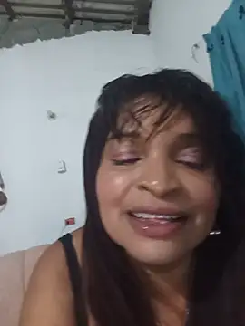 Snapshot of _violetta_- chatting on 06/09/26, 01:39 violetta - online show from 06/09/26, 01:39