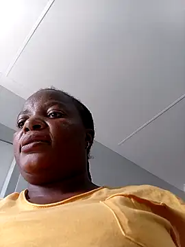 Snapshot of Sexyebonyxxx87 chatting on 10/21/25, 11:42 Sexyebonyxxx87 online show from 10/21/25, 11:42