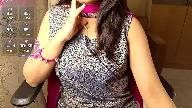 Snapshot of Punjabi_Queen1 chatting on 03/18/25, 03:01 Punjabi Queen1 online show from 03/18/25, 03:01
