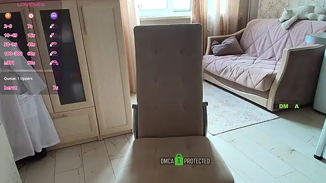 Snapshot of MilfeaN chatting on 10/26/25, 10:59 MilfeaN online show from 10/26/25, 10:59