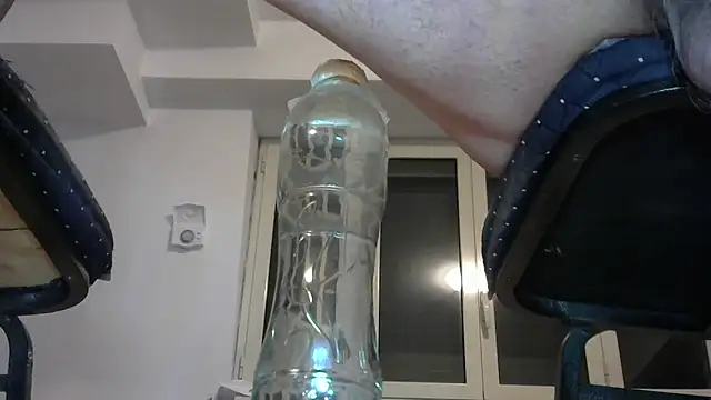 Snapshot of alkro63 chatting on 12/03/25, 06:18 alkro63 online show from 12/03/25, 06:18