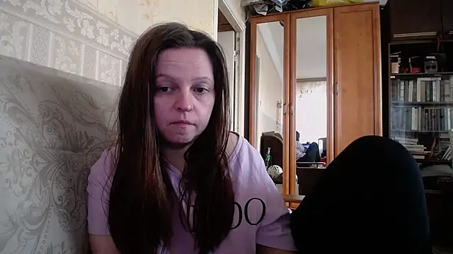 Snapshot of CatMelissa chatting on 12/04/24, 09:01 CatMelissa online show from 12/04/24, 09:01