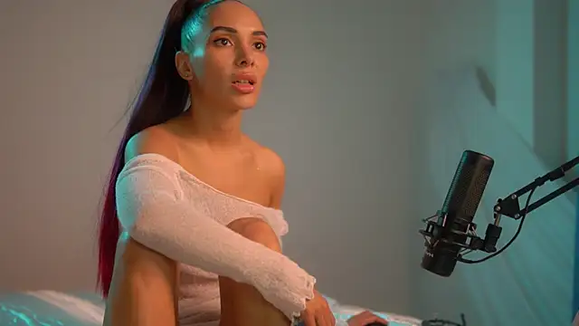 Mila May  online show from 09/21/25, 03:50