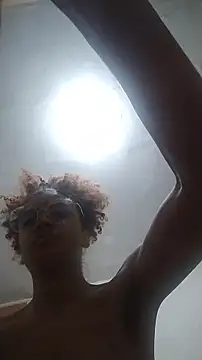 Snapshot of Emanuelle_manu chatting on 11/30/25, 07:20 Emanuelle manu online show from 11/30/25, 07:20