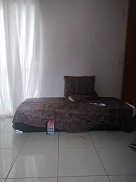 Snapshot of Emanuelle_manu chatting on 02/10/25, 01:01 Emanuelle manu online show from 02/10/25, 01:01