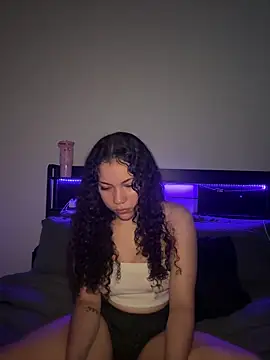 Snapshot of ladylavish chatting on 09/26/25, 01:12 ladylavish online show from 09/26/25, 01:12